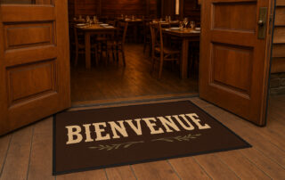 Tapis de sol personnalisé pas cher pour restaurant