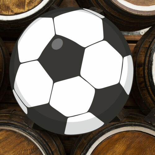 Plateau ballon de football à mettre sur un tonneau de vin